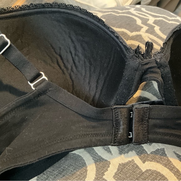 Victoria’s Secret’s Bra - Picture 6 of 6